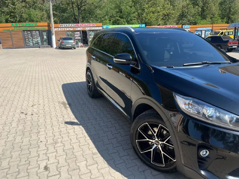 Г. горловка продам ухоженный kia sorento prime, без дтп,2018 г. в. 2.0 турбо дизель, пробег 152 тыщ. ,2.800 000₽ с r19 дисками, на заводских дисках цена будет дешевле, кому интересно звоните или пишите +7(949)308-94-73(телеграмм) 📞 звоните: +7(949)3089473 - фотография - 8