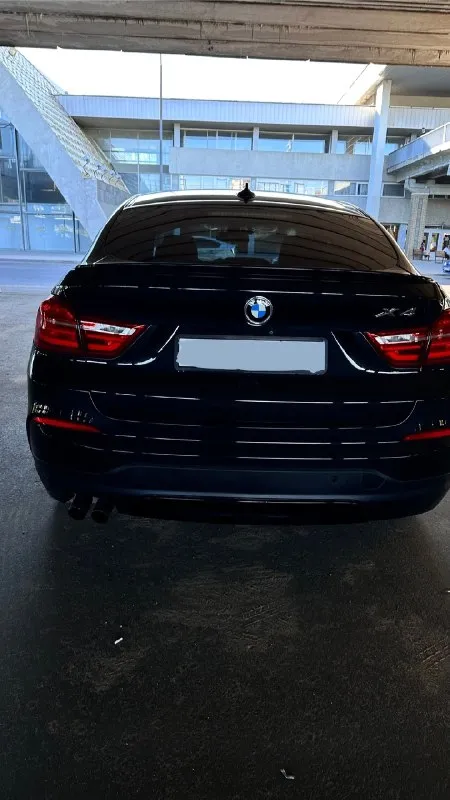 Продам bmw x4 f26 2.0 бензин 245 л. с. (2015г) отличное внешнее и техническое состояние. вложений не требует, обслужена. 1 владелец. пригнана с америки без повреждений. двигатель:масло не расходует, от замены до замены без доливки масла. замену произвожу каждые 8 тысяч км. из последнего : 1. полировка и нанесение воска. 2. в прошлом году сделаны работы по ходовой, заменено много( стойки, рычаги, тяги, опорные подшипники)сейчас подвеска в идеале. 3. замена цепи грм(оригинал) 10000 км назад 3. акпп и раздатка без нареканий, масла менялись 20000 назад. ( и в раздатке и в коробке) 4. новый вакуумный насос 5. заменен ремень генератора. очень хорошая комплектация - электропривод сидений с памятью, запуск с кнопки. музыка harman kardon, подогревы передних и задних сидений, бесключевой доступ, подрулевые лепестки. куплен новый аккумулятор varta( оригинальный) стоят колесные диски и новая летняя резина r19 ( оригинал continental( куплена в марте 2024 года) + датчики давления в ш 📞 звоните: +7(959)0204342 - фотография - 4