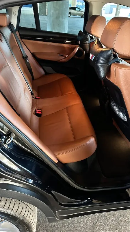 Продам bmw x4 f26 2.0 бензин 245 л. с. (2015г) отличное внешнее и техническое состояние. вложений не требует, обслужена. 1 владелец. пригнана с америки без повреждений. двигатель:масло не расходует, от замены до замены без доливки масла. замену произвожу каждые 8 тысяч км. из последнего : 1. полировка и нанесение воска. 2. в прошлом году сделаны работы по ходовой, заменено много( стойки, рычаги, тяги, опорные подшипники)сейчас подвеска в идеале. 3. замена цепи грм(оригинал) 10000 км назад 3. акпп и раздатка без нареканий, масла менялись 20000 назад. ( и в раздатке и в коробке) 4. новый вакуумный насос 5. заменен ремень генератора. очень хорошая комплектация - электропривод сидений с памятью, запуск с кнопки. музыка harman kardon, подогревы передних и задних сидений, бесключевой доступ, подрулевые лепестки. куплен новый аккумулятор varta( оригинальный) стоят колесные диски и новая летняя резина r19 ( оригинал continental( куплена в марте 2024 года) + датчики давления в ш 📞 звоните: +7(959)0204342 - фотография - 7