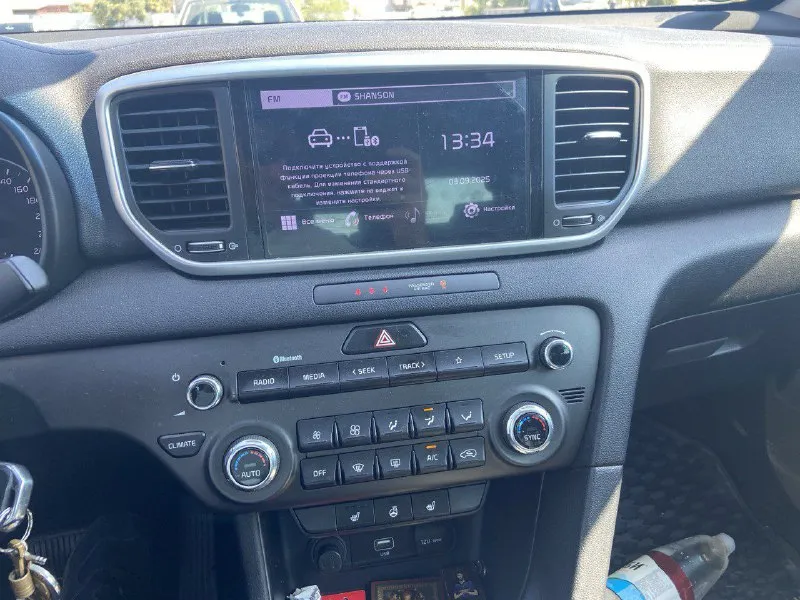 Продам kia sportage, 1.6 мотор gdi.140л. с.цепь. покупал с салона 2021 сентябрь. кia motors мариуполь. пробег 70100 оригинал, комплектация comfort +. состояние хорошее, все оригинал, замена всех расходников по регламенту. есть царапина на бампере. цена 2500.000 +79889730164 - фотография - 8