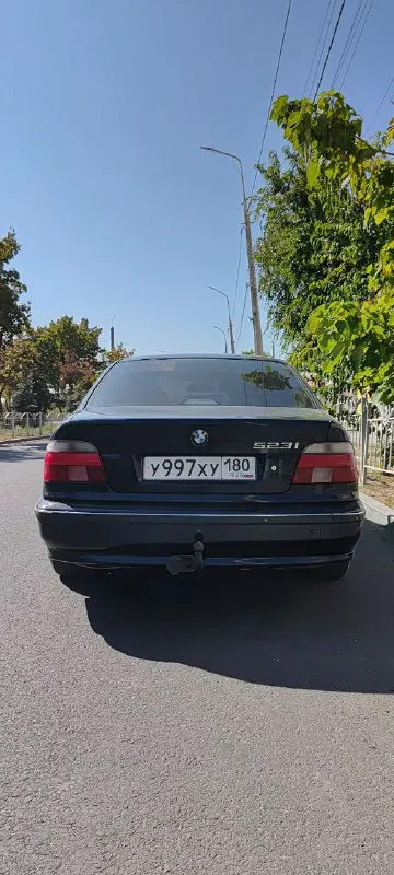 Bmw e 39 1999 год 2.5 ат мотор двухваносный один владелец пробег 438 т км пригнана в 2019 году пробег мотора и акпп 178т недавно поменяно: цепи грм и сальники клапанов свечи две катуки оригинальный термостат делали эндоскоп все ок задиров нет передние рычаги все фирмы сидем тяги и наконечники 60т. р масло в акпп и фильтр диски с f 10 r 17 2колеса ранфлет два новый китай стекла все родные включая лобовое 39 в классном состоянии для своих лет!!! будут вопросы звоните +79524111926 цена 870т - фотография - 3