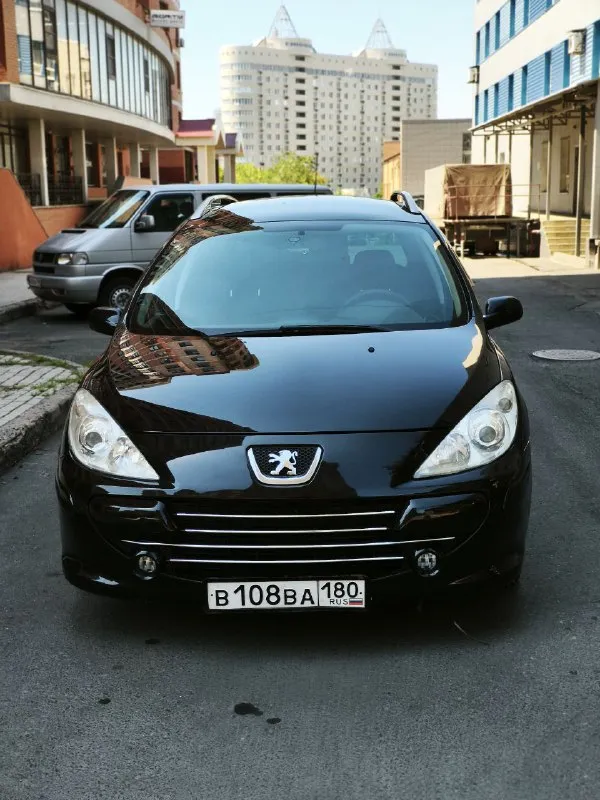 Продам свой пежо 307 св. 2007 г. в. авто полностью обслужен, вложений не требует реальный пробег 187 000. для своих лет в хорошем состоянии. работает все. комплектация, все стеклоподьемники, усилитель руля, климат контроль, панорама, хорошая музыка. навигация, камера заднего вида. владею авто более двух лет, отличный удобный, очень надёжный и доступный в обслуживании авто. цена 550 000. торг при осмотре! +7 949 326 65 20 - фотография - 10