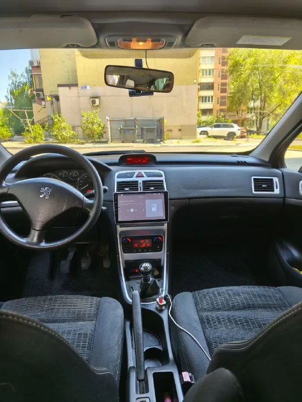 Продам свой пежо 307 св. 2007 г. в. авто полностью обслужен, вложений не требует реальный пробег 187 000. для своих лет в хорошем состоянии. работает все. комплектация, все стеклоподьемники, усилитель руля, климат контроль, панорама, хорошая музыка. навигация, камера заднего вида. владею авто более двух лет, отличный удобный, очень надёжный и доступный в обслуживании авто. цена 550 000. торг при осмотре! +7 949 326 65 20 - фотография - 2