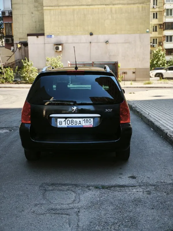 Продам свой пежо 307 св. 2007 г. в. авто полностью обслужен, вложений не требует реальный пробег 187 000. для своих лет в хорошем состоянии. работает все. комплектация, все стеклоподьемники, усилитель руля, климат контроль, панорама, хорошая музыка. навигация, камера заднего вида. владею авто более двух лет, отличный удобный, очень надёжный и доступный в обслуживании авто. цена 550 000. торг при осмотре! +7 949 326 65 20 - фотография - 6