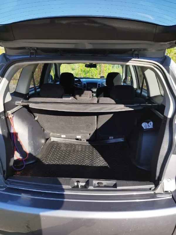 Продам mitsubishi outlander xl, 2008 года выпуска. машина куплена в автосалоне донецка. двигатель 4b12 объемом 2.4 л, коробка автоматическая ( вариатор ), установлено газовое оборудование. пробег 220 тыс км. автомобиль исправен и ухожен, масло не ест, коробка не питается, ходовая не тарабанит. в птс первый хозяин, учёт рф. хорошая комплектация, есть все для комфортной езды : подключаемый полный привод ( с функцией блокировки ), климат-контроль, круиз-контроль, датчики дождя, света, мультируль, электропакет, подогрев сидений, современная магнитола, диски r18, тонировка, сигнализация, 2 ключа, большой багажник. автомобиль идеально подходит для большой семьи. цена : 1млн 100 тыс руб. обмен не интересует. продажа в связи с покупкой нового авто. торг у капота. авто находится в донецке, мкр текстильщик. больше фото по запросу. игорь +79493281522 📞 звоните: +7(949)3281522 - фотография - 6