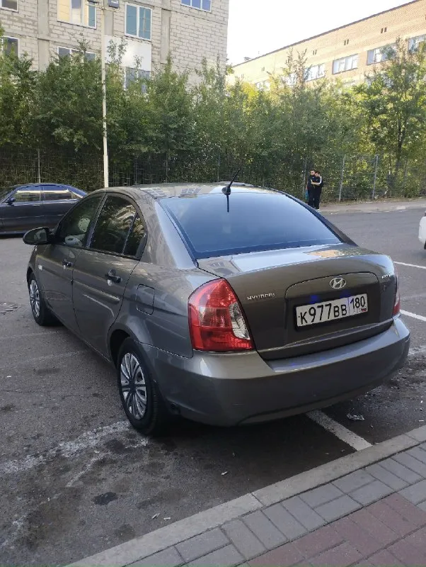 590т. рублей торг уместен хёндай акцент 2008 год выпуска. газ бензин, евро 4 коробка автомат работает отлично. двигатель 1.6 работает идеально, работает на газу и на бензине. подогрев сидений подогрев зеркал и заднего стекла. кондиционер 4-стеклоподьемника электро регулировка зеркал сигнализация центральный замок 2 ключа салон в отличном состоянии авто в одних руках с салона. был на укр и днр регистрации. сейчас на рф. находится в донецке. +79495303301 📞 звоните: +7(949)5303301 - фотография - 4