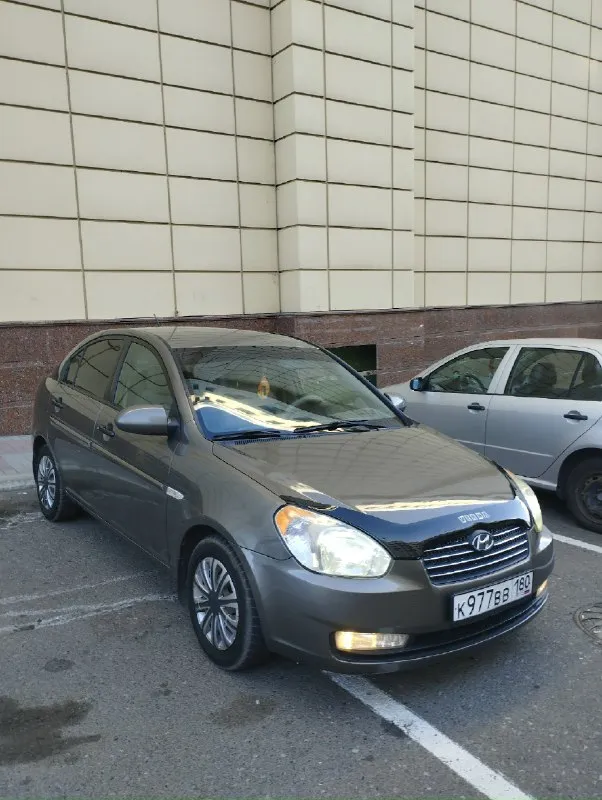 590т. рублей торг уместен хёндай акцент 2008 год выпуска. газ бензин, евро 4 коробка автомат работает отлично. двигатель 1.6 работает идеально, работает на газу и на бензине. подогрев сидений подогрев зеркал и заднего стекла. кондиционер 4-стеклоподьемника электро регулировка зеркал сигнализация центральный замок 2 ключа салон в отличном состоянии авто в одних руках с салона. был на укр и днр регистрации. сейчас на рф. находится в донецке. +79495303301 📞 звоните: +7(949)5303301 - фотография - 5