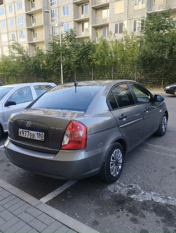 590т. рублей торг уместен хёндай акцент 2008 год выпуска. газ бензин, евро 4 коробка автомат работает отлично. двигатель 1.6 работает идеально, работает на газу и на бензине. подогрев сидений подогрев зеркал и заднего стекла. кондиционер 4-стеклоподьемника электро регулировка зеркал сигнализация центральный замок 2 ключа салон в отличном состоянии авто в одних руках с салона. был на укр и днр регистрации. сейчас на рф. находится в донецке. +79495303301 📞 звоните: +7(949)5303301 - фотография - 7