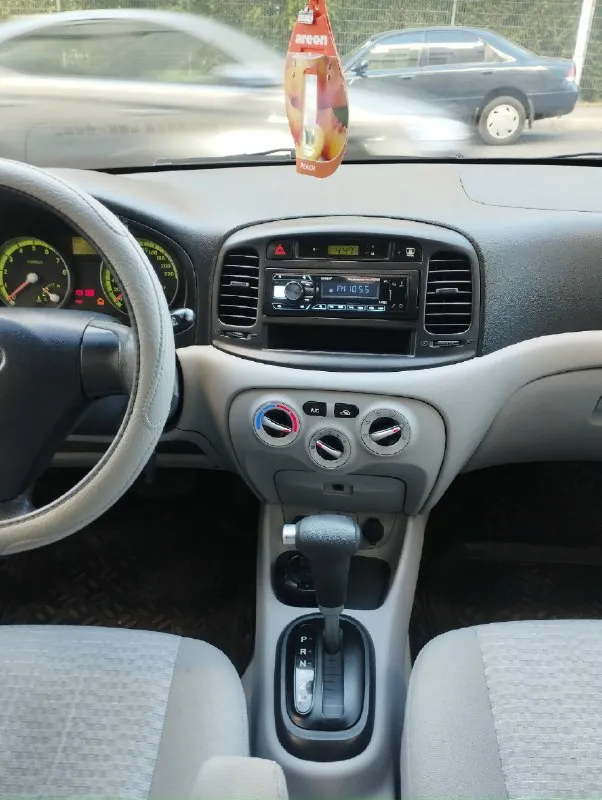 590т. рублей торг уместен хёндай акцент 2008 год выпуска. газ бензин, евро 4 коробка автомат работает отлично. двигатель 1.6 работает идеально, работает на газу и на бензине. подогрев сидений подогрев зеркал и заднего стекла. кондиционер 4-стеклоподьемника электро регулировка зеркал сигнализация центральный замок 2 ключа салон в отличном состоянии авто в одних руках с салона. был на укр и днр регистрации. сейчас на рф. находится в донецке. +79495303301 📞 звоните: +7(949)5303301 - фотография - 8