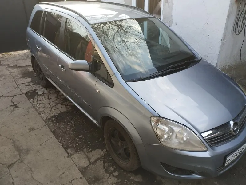 Автор: [ продаю opel zafira 1.6 бензин, на механике, ( opel зафира) 2008 год, 7-местный, стеклоподъемники, кондиционер, двигатель работает хорошо, не троит, не дымит, коробка отлично, по технической части делать ничего не надо +79493082927 цена 550тысяч рублей + два комплекта резины 📞 звоните: +7(949)3082927 - фотография - 2