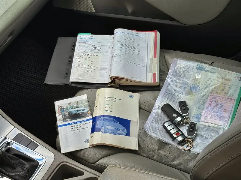 Volkswagen passat b6 (2007) 2.0 tfsi акпп 200 л. с. | 9 500 usd комфортное и вместительное авто, пригнано из америки в 2017 году, в редком сочетании надёжного мотора и кузова, в хорошем, ухоженном состоянии. расход топлива, город / трасса / смешанный – 12 / 6.8 / 9 л. / 100 км тип двигателя / марка топлива / бак – бензин / аи-98 / 70 л. полная масса / разгон до 100 км/ч – 2 150 кг / 7.9 сек. vin-код: wvwtk73c57e218244 пробег: 205 000 км по кузову авто не битое, не гнилое, но не идеальное, по лкп есть моменты, поэтому цена ниже рыночной. по ходовой всё нормально. использовалось мало, в основном по городу в сухую погоду, как машина выходного дня, для семьи, поездок на работу и на море. размеры кузова: длина / высота – 4 774 мм / 1 517 мм ширина / клиренс – 1 820 мм / 150 мм в салоне не курили. вовремя менялось масло, фильтры и прочие расходники. резина хорошая, лето + зима. диски 205/55 r16. продажа не спешная, в связи с покупкой авто классом выше. богатая комплектация: п 📞 звоните: +7(949)3418803 - фотография - 9