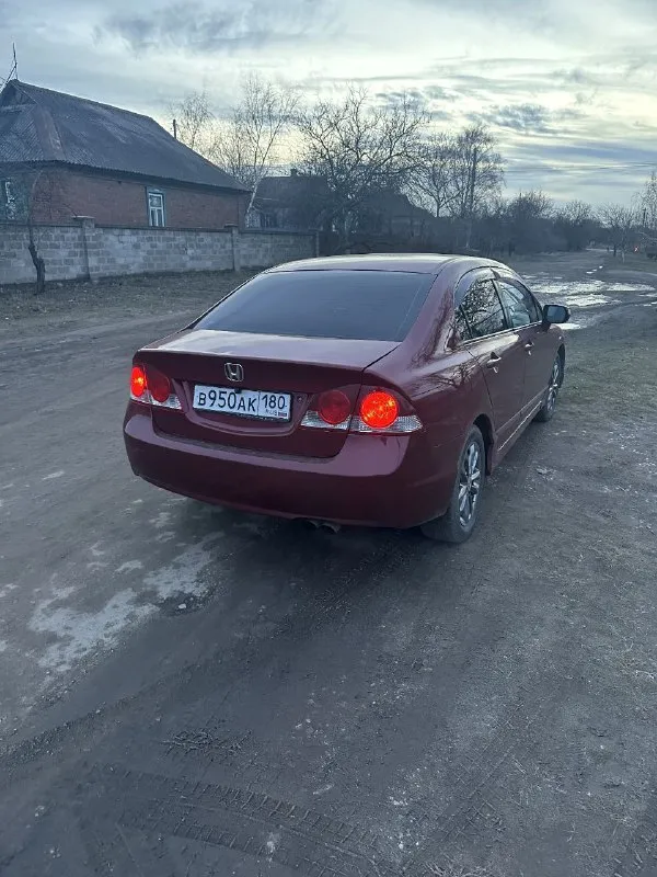 Honda civic 2007 г. ; 1.8 (атмосферный двигатель); японская сборка; собственник, продажа с полным переоформлением; установлено (пропан) 55 л. (вписано в птс); установлен планшет teyes с голосовым управлением; новая зимняя резина nexen (корейская) в комплекте, сейчас на летней; 380 пробег; 750 тыс. руб. ; авто в неплохом техническом состоянии, нет посторонних шумов, всё ремонтировал своевременно и по возможности оригинальными запчастями. осмотр авто в енакиево/горловка; +7-949-648-62-29 📲 tg: @vadim_yurievich 📞 звоните: +7(949)6486229 - фотография - 4