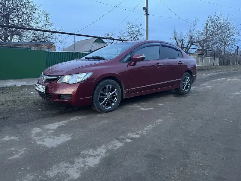 Honda civic 2007 г. ; 1.8 (атмосферный двигатель); японская сборка; собственник, продажа с полным переоформлением; установлено (пропан) 55 л. (вписано в птс); установлен планшет teyes с голосовым управлением; новая зимняя резина nexen (корейская) в комплекте, сейчас на летней; 380 пробег; 750 тыс. руб. ; авто в неплохом техническом состоянии, нет посторонних шумов, всё ремонтировал своевременно и по возможности оригинальными запчастями. осмотр авто в енакиево/горловка; +7-949-648-62-29 📲 tg: @vadim_yurievich 📞 звоните: +7(949)6486229 - фотография - 5