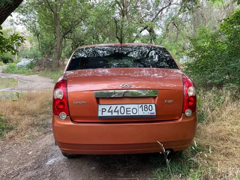 Продам лифтбєк чери qq6 джаги 1,3 2008 года выпуска, австрийский чугунный 16 клапанный двигатель 90 л. с., прямой впрыск, кпп - 5 ст. механика, сборка чери китай, конденционер, музыка мр3, 4 электро- стеклоподъемника, тонировка, центральный замок с сигнализацией, электрорегулировка боковых зеркал, подогрев заднего стекла, пробег - 119 тыс. км реальный. в дтп не участвовал. ..езжу каждый день делать ничего не надо, сел поехал. ..я собственник. ..перекупам не беспокоить. .. гаражное хранение. в подарок покупателю: 2 комплекта резины (зима - шипованный кордиант сноу кросс - износ минимум) на железных оригинальных дисках оба комплекта, защита двигателя от плохих дорог оригинальная, расходники и в обслуживание всё доступно. ..и не дорого. цена - 350 тыс. руб. (торг у капота) роман +79493846473 г. горловка 📞 звоните: +7(949)3846473 - фотография - 5