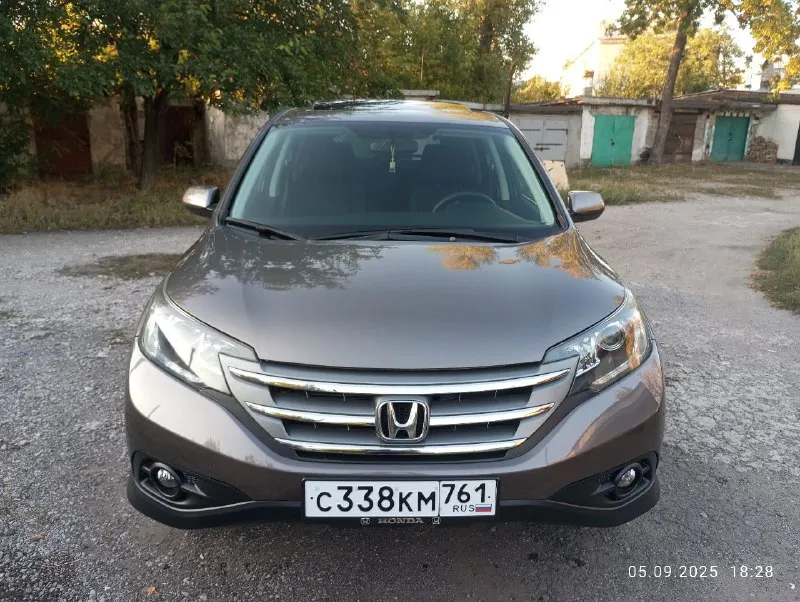 Honda срв 2013г. двигатель 2.4 бензин 190л. с. , автомат, полный привод, кондиционер, круиз, стеклоподъёмники, камера заднего вида, люк, датчик света. машина полностью обслужена, всё жидкости заменены:мосты, коробка, двигатель. свечи новые. сигнализация стар лайн с автозапуском. комплект зимних шин. +79493739606 звонить по этому номеру. 📞 звоните: +7(949)3739606 - фотография - 7