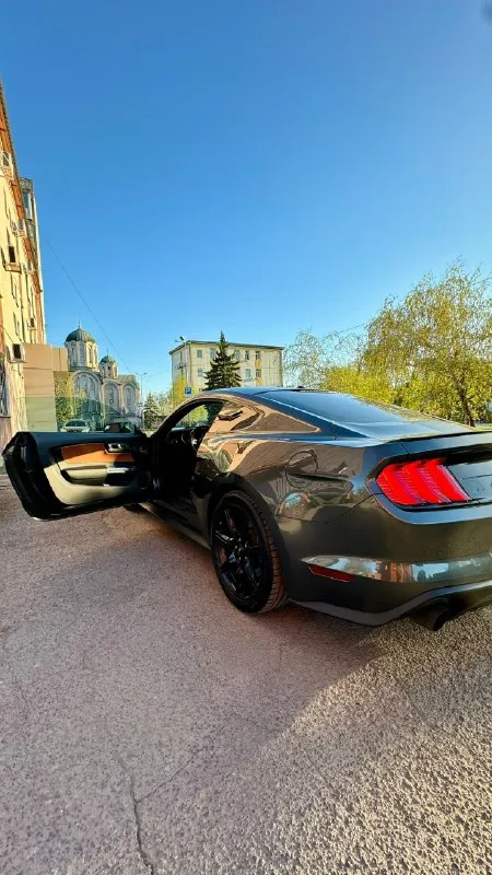 Ford mustang vi рестайлинг, 2019 ✅старт/стоп ✅бесключевой доступ ✅ камера заднего вида ✅ тип кузова: купе ✅пробег: 56 км ✅коробка передач: автоматическая ✅объём двигателя: 2300 см3 ✅вид топлива: бензин ✅состояние машины: отличное ✅количество хозяев: 1 🔻доп. свойства: растаможена, электрозеркала, эл. стеклоподъемники, кондиционер, охранная система стоит очень редкая опция в виде активного выхлопа установленная в краснодаре. звук-огонь! шумоизоляция. новая летняя резина и зимняя резина. авто полностью обслужено. vin 1fa6p8th9k5169483 цена : 3.250🍋 г. макеевка +79493597636 (telegram) 📞 звоните: +7(949)3597636 - фотография - 3