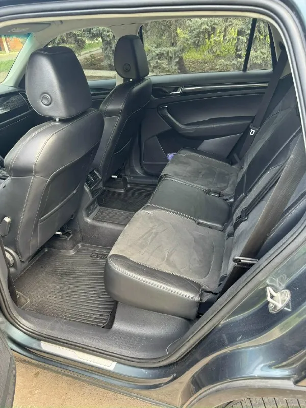 Продам skoda kodiaq 2019 год пробег 158000км полный привод двигатель 2.0 европа 190 лошадей автомобиль в хорошем техническом состоянии, полностью обслужен. полная шумо виброизоляция. замена масла каждые 7 тысяч км. новая резина, аккумулятор, тормозные диски и колодки. стоит магнитола teyes cc3 2к, динамики alphard. чистый европеец, двигатель с завода с увидиченной турбиной на 190 лошадей и 400 момента. едет очень хорошо. цена 2000000 рублей +79493370188 📞 звоните: +7(949)3370188 - фотография - 10