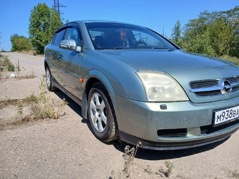 Продам opel vectra c 2002 г. в. коробка f17; механика 5 ст; двигатель: 1.8 122 л. с. z18xe. во владении 5 лет (арестов и запретов нет ) для своих годов машина в хорошем состоянии, не гнилая по кузову возрастные недочеты кузов оцинкован полез лак на бампере (на фото видно ). хорошая комплектация: -электростеклоподъемники передние -электро зеркала с подогревом - кондиционер 2 зонный климат контроль ( заправлен, работает отлично ) -камера заднего вида -сиденья с подогревом -мультимедиа с навигацией - регулировка руля по вылету -регулировка руля по высоте -центральный замок -система стабилизации (esp) -подушки безопасности боковые -подушка безопасности водителя -подушка безопасности пассажира -антиблокировочная система (abs) -круиз контроль все что должно гореть и светится-работает цена 500 т р торг у капота тел +7 949 5958174 владимир 📞 звоните: +7(949)5958174 - фотография - 3