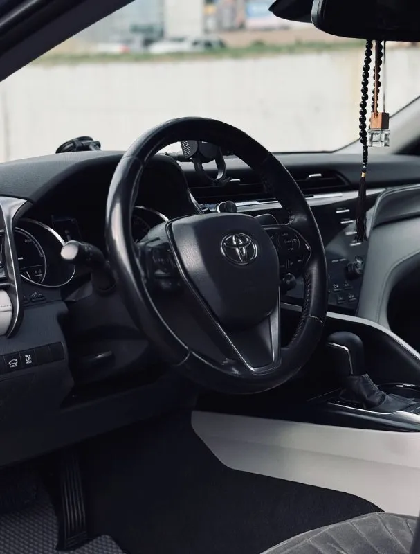 Продам отличный семейный автомобиль. полностью обслужен toyota camry 70 hybrid цена-2.650.000 год-2019 -2.5 hybrid коробка-автомат привод-передний пробег-145.000km +79493086555 📲 tg: альбина 📞 звоните: +7(949)3086555 - фотография - 7