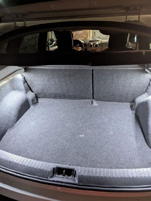 Продам свой автомобиль qashqai ( рестайлинг) 2010 г. в. , 2.0 (141 л. с. ), кпп: m-cvt vin: sjnfbaj10u2130111 автомобиль в хорошем состоянии. юридически чист. собственник. автотека зеленая кузов оцинкованный, ржавчины, гнили нет птс оригинал без дтп, вся безопасность целая, оригинальная оригинальный пробег 213 445 км стекла родные, кроме лобового (заменено ввиду трещины) двигатель работает отлично, расхода масла нет, не стучит, не троит. коробка переключает без рывков и пинков, работает хорошо. 30.07.2025 заменено масло в двигателе и вариаторе со всеми фильтрами, заменен салонный фильтр. 01.08.2025 установлен новый agm аккумулятор. ранее заменены передняя стойка и ступица в сборе. ходовая часть в норме. комплектация acenta: 4 эл подъёмника; подогревы сидений и зеркал; климат-контроль двухзонный; круиз- контроль; кожаный руль; мультимедиа bluetooth/навигация ✅камера заднего вида ! ✅освещение ксенон (основной свет и птф) ✅ мультируль abc, esp салон тканевый, чистый, 📞 звоните: +7(949)3249946 - фотография - 6