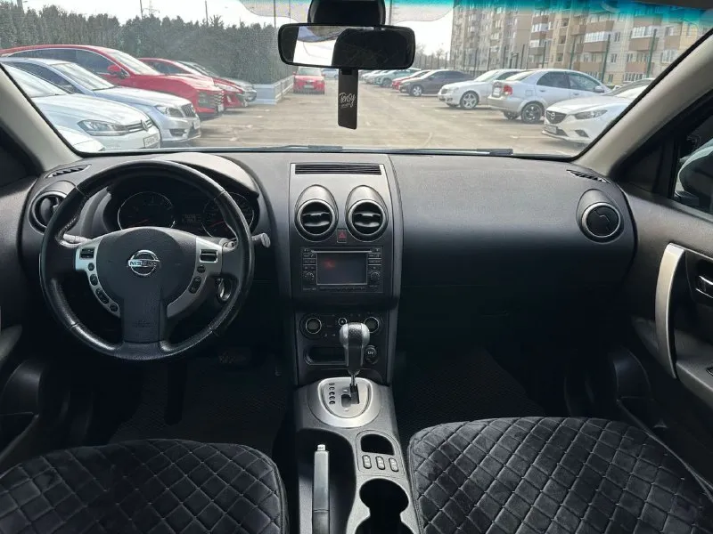 Продам свой автомобиль qashqai ( рестайлинг) 2010 г. в. , 2.0 (141 л. с. ), кпп: m-cvt vin: sjnfbaj10u2130111 автомобиль в хорошем состоянии. юридически чист. собственник. автотека зеленая кузов оцинкованный, ржавчины, гнили нет птс оригинал без дтп, вся безопасность целая, оригинальная оригинальный пробег 213 445 км стекла родные, кроме лобового (заменено ввиду трещины) двигатель работает отлично, расхода масла нет, не стучит, не троит. коробка переключает без рывков и пинков, работает хорошо. 30.07.2025 заменено масло в двигателе и вариаторе со всеми фильтрами, заменен салонный фильтр. 01.08.2025 установлен новый agm аккумулятор. ранее заменены передняя стойка и ступица в сборе. ходовая часть в норме. комплектация acenta: 4 эл подъёмника; подогревы сидений и зеркал; климат-контроль двухзонный; круиз- контроль; кожаный руль; мультимедиа bluetooth/навигация ✅камера заднего вида ! ✅освещение ксенон (основной свет и птф) ✅ мультируль abc, esp салон тканевый, чистый, 📞 звоните: +7(949)3249946 - фотография - 9