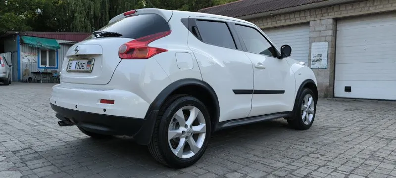 Nissan juke 2012 г. в. пробег 177 т. км. машина приобретена в донецке. один владелиц. первая регистрация 09.11.2012. учёт украинский и днр. продажа от собственника. состояние авто на твёрдую 4+. масла в двигатели и коробки менялись всегда вовремя. не троит. не дымит. коробка работает хорошо. по ходовой все хорошо. камера заднего вида. парктроник. mul-tlock. музыка штатная, но хорошая. цена 1 миллион 150 тысяч рублей + хороший торг. находится: донецк, рядом с ждановской развилкой. все вопросы по +79490467330 (миранда) 📞 звоните: +7(949)0467330 - фотография - 4