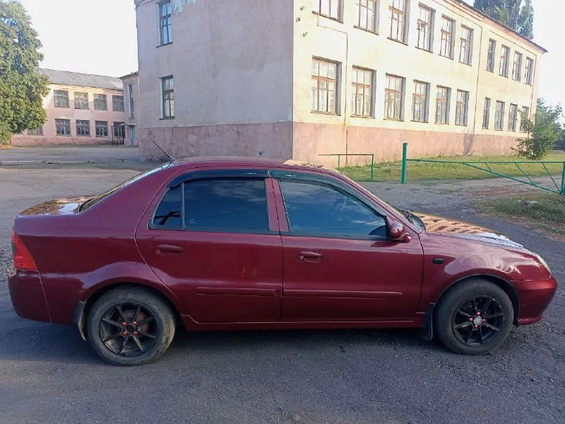 Продам geely ck 2008 г. в., бензин/газ, (газовое оборудование снято по ненадобности, оборудование отдам вместе с машиной), машина в отличном состоянии, на ходу, пробег 120 т. , мотор 1,5. по комплектации 4 электростеклоподъемника, кондиционер, гур, регулировка руля по высоте, камера заднего вида, магнитофон + усилитель, штатный подлокотник, титановые диски, хорошая летняя резина. машина обслужена, заменены фильтры, свечи, ремни, все жидкости, новое сцепление, тормозные колодки, суппорта. ходовка, кпп в идеале, документы в порядке. цена 350 000р. +7949 365 69 63 снежное 📞 звоните: +7(949)3656963 - фотография - 5