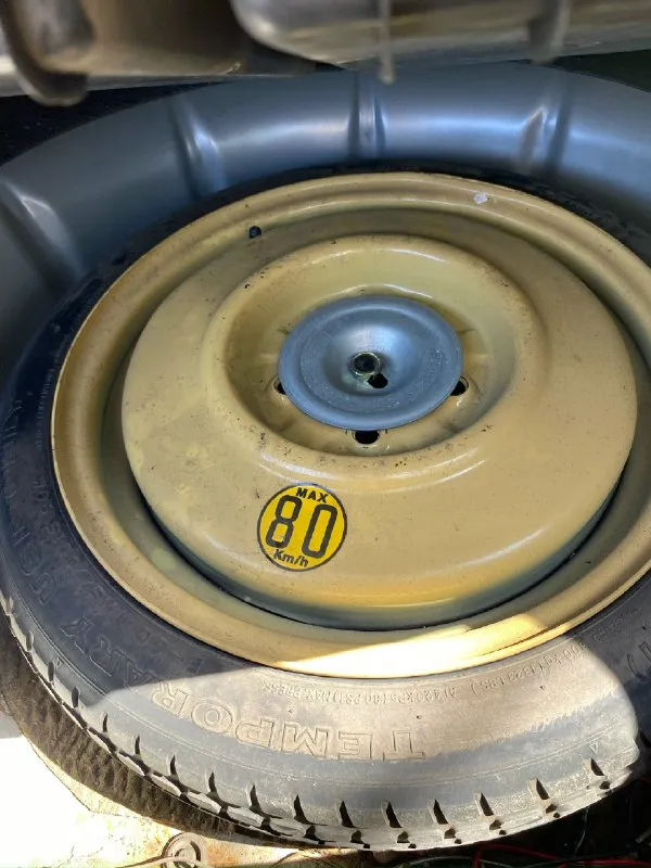 Продается mazda 3 bk 2004 г. в. автомобилем владела моя сестра с 2021 года. покупали в днр. автомобиль привезен из европы, сервисная книжка присутствует. по технике: двигатель работает ровно, не дымит и не троит. масло заливали idemitsu. коробка: 4х ступенчатый автомат, не пинает, переключается плавно. электрика вся работает, подогрев сидений работает. установлена магнитола андроид, из за этого и не работает бортовой компьютер (жк дисплей над магнитолой. штекер от дисплея подключается к родной магнитоле, которую я также отдаю с машиной. если захотите, можете подключить ее и жк дисплей заработает) кондиционер работает, фреон был заправлен 1000 км назад, так как меняли компрессор кондиционера (установлен новый) подвеску и ходовую перебирали. заменили все сайлентблоки, рычаги. при покупки авто, была лопнута задняя левая пружина. заменили задние пружины вместе с задней балкой, так как она была в плачевном состоянии. лично на днях заменил передние рулевые наконечники (2 шт), 📞 звоните: +7(949)3556970 - фотография - 7