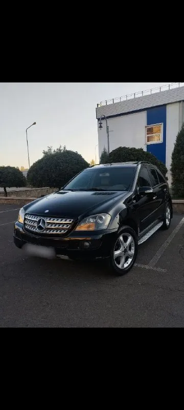 Продам автомобиль mercedes ml350 2008 год 3.5 л. , бензин, полный привод, коробка автомат. 220 тыс. оригинальный пробег. продажа от собственника по документам полный порядок. зелёная автотека. без дтп. коробка и двигатель в идеале. по ходовой без вложений. комплектация - 4 электростеклоподъемника, - электрозеркала с подогревом, - 2х зонный климат, - электросиденья -под рулевые липестки, - парктроники, - люк, - подогрев передних сидений, - круиз контроль, - мультируль, -музыка harman kardon. - кожаный салон, - люк, - датчик света, - датчик дождя. цена : 1.380 руб. торг у капота. авто готово к любым проверкам за ваш счет. +79493698306 по этому номеру телеграм и воцап. осмотр г. донецк, караван, мотель 📞 звоните: +7(949)3698306 - фотография - 2