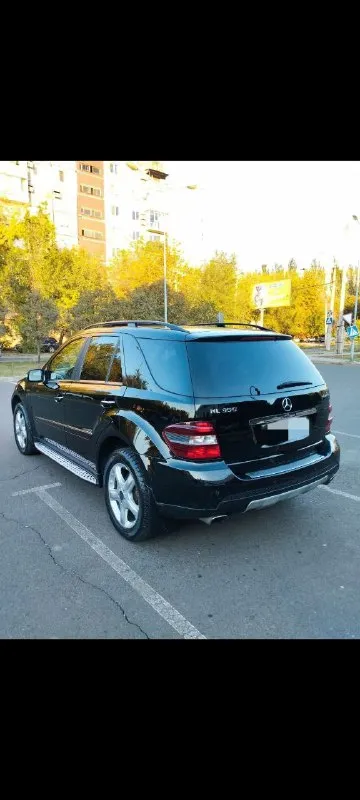 Продам автомобиль mercedes ml350 2008 год 3.5 л. , бензин, полный привод, коробка автомат. 220 тыс. оригинальный пробег. продажа от собственника по документам полный порядок. зелёная автотека. без дтп. коробка и двигатель в идеале. по ходовой без вложений. комплектация - 4 электростеклоподъемника, - электрозеркала с подогревом, - 2х зонный климат, - электросиденья -под рулевые липестки, - парктроники, - люк, - подогрев передних сидений, - круиз контроль, - мультируль, -музыка harman kardon. - кожаный салон, - люк, - датчик света, - датчик дождя. цена : 1.380 руб. торг у капота. авто готово к любым проверкам за ваш счет. +79493698306 по этому номеру телеграм и воцап. осмотр г. донецк, караван, мотель 📞 звоните: +7(949)3698306 - фотография - 5