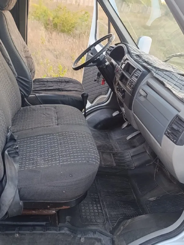 Продам газель, документы в порядке, стоит на учёте, кузов переварен, рама целая, двигатель 406 инжекторный, ходовка перебрана, резина как новая, электрика вся исправна, цена 580 тысяч, торг 79498264882 📞 звоните: +7(949)8264882 - фотография - 5