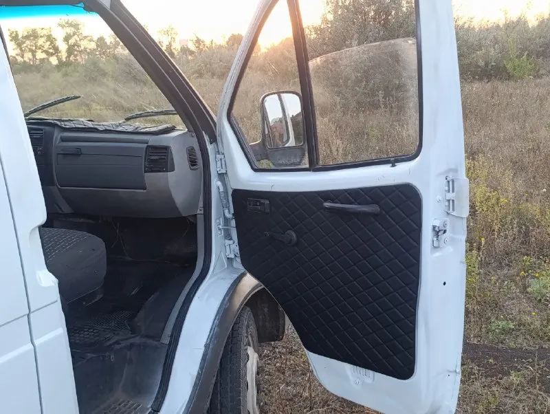 Продам газель, документы в порядке, стоит на учёте, кузов переварен, рама целая, двигатель 406 инжекторный, ходовка перебрана, резина как новая, электрика вся исправна, цена 580 тысяч, торг 79498264882 📞 звоните: +7(949)8264882 - фотография - 6