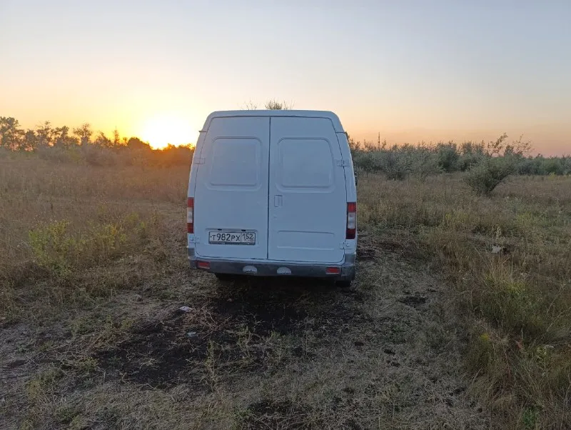 Продам газель, документы в порядке, стоит на учёте, кузов переварен, рама целая, двигатель 406 инжекторный, ходовка перебрана, резина как новая, электрика вся исправна, цена 580 тысяч, торг 79498264882 📞 звоните: +7(949)8264882 - фотография - 9