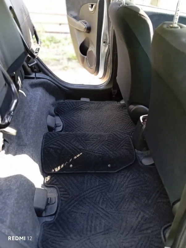 Продам honda fit 2012 год. пробег 81 000 км. правый руль. кпп вариатор. двигатель 1.3,100л. с.едет очень бодро. без ключевой доступ. полный эл. пакет. эл. привод зеркал. режим econ. музыка. кондиционер. обогрев заднего стекла. подушки безопасности водителя и переднего пассажира. abs, eps. все что есть в авто, работает в штатном режиме. автомобиль в отличном состоянии, настоящее японское качество. приобретался мной с японского аукциона 11.2023г. с пробегом 57 415км. оценка 4 балла, аукционный лист в наличии. поставлен на учет в рф 01.2024г. я первый владелец в рф. цена 950 000 торг на бензин. +79592492885 +79381712835 ватсапп, телеграм. г. антрацит 📞 звоните: +7(959)2492885 - фотография - 8