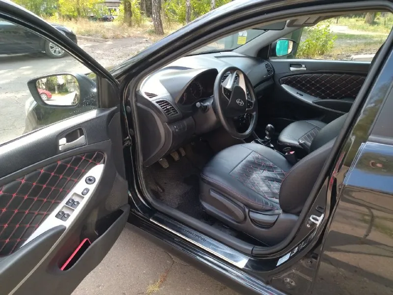 Хюндай солярис 2014г. в. пробег 122000 т. к. подтверждёный! двигатель 1,4 бензин коробка механика, кондиционер, подогрев сидений, подогрев зеркал дворников, автозапуск, подушки безопасности, г. макеевка тел. +79494160037; +9497511905 цена 850т. р торг! макеевка - фотография - 6