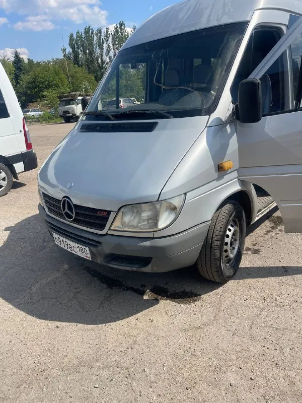 Продам мерседес спринтер 2005 года 2,2 дизель ( самый обычный мотор ) масло не берет, кондиционер ра... - фотография