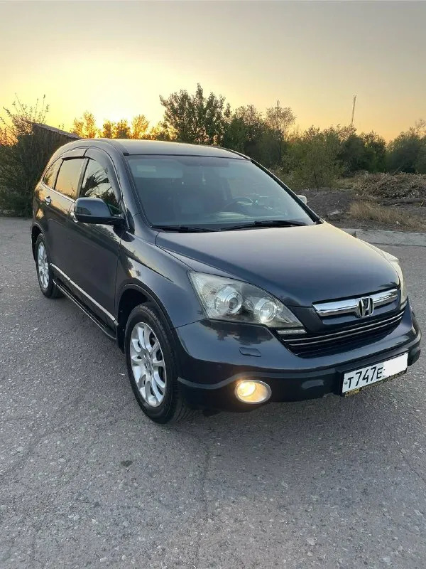 Honda crv - 2009 год, покупался авто в 2010 году на официальном дилере, объём двигателя 2.4, 205 тысяч км пробег родной! самая полная комплектация с порогами, слепыми зонами, проекция, подогревами и много чего другого для комфортной езды, два комплекта зима лето диски с резиной, автомобиль в идеальном состоянии, я собственник, машина в семье 10 лет. комплект ключей, история обслуживания, для более подробной информации звонить +79495180296 цена 1🍋380 или обмен 📲 tg:. ... 📞 звоните: +7(949)5180296 - фотография - 2