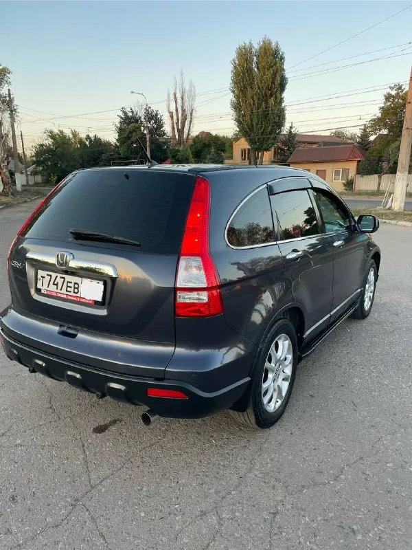 Honda crv - 2009 год, покупался авто в 2010 году на официальном дилере, объём двигателя 2.4, 205 тысяч км пробег родной! самая полная комплектация с порогами, слепыми зонами, проекция, подогревами и много чего другого для комфортной езды, два комплекта зима лето диски с резиной, автомобиль в идеальном состоянии, я собственник, машина в семье 10 лет. комплект ключей, история обслуживания, для более подробной информации звонить +79495180296 цена 1🍋380 или обмен 📲 tg:. ... 📞 звоните: +7(949)5180296 - фотография - 4