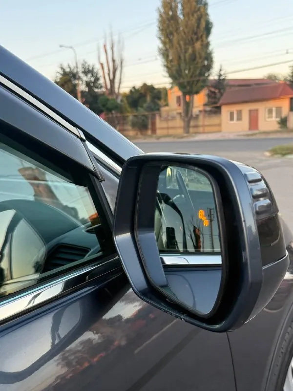 Honda crv - 2009 год, покупался авто в 2010 году на официальном дилере, объём двигателя 2.4, 205 тысяч км пробег родной! самая полная комплектация с порогами, слепыми зонами, проекция, подогревами и много чего другого для комфортной езды, два комплекта зима лето диски с резиной, автомобиль в идеальном состоянии, я собственник, машина в семье 10 лет. комплект ключей, история обслуживания, для более подробной информации звонить +79495180296 цена 1🍋380 или обмен 📲 tg:. ... 📞 звоните: +7(949)5180296 - фотография - 9