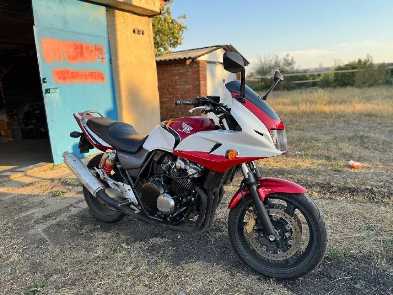 Honda cb 400 boldor 2007 года пробег 34000 объем 399 л. с 53 разгон до 100км/ч 5 сек купил 1 апреля)... - фотография