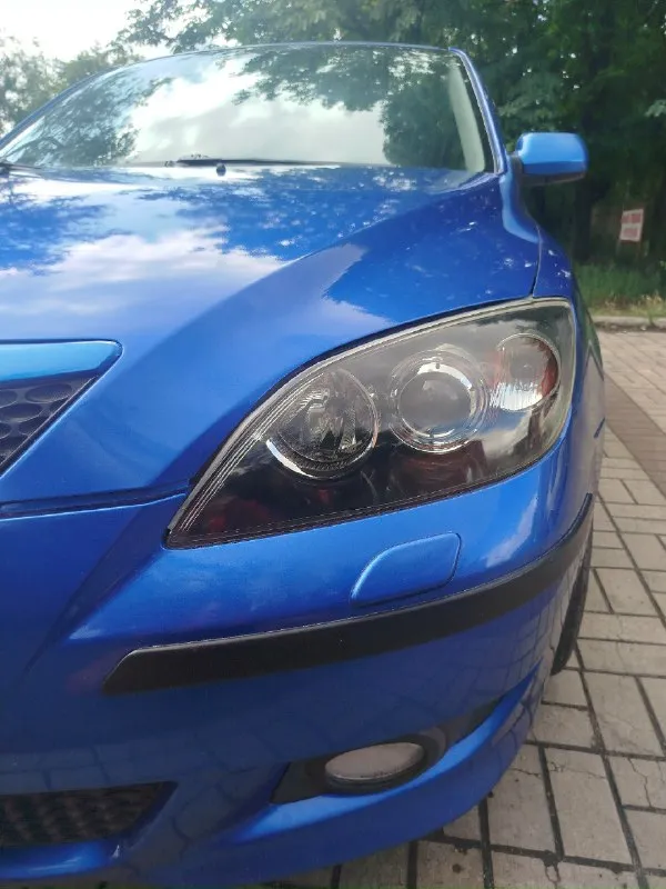 Продам mazda 3 вк,2004 года. мотор 2.0 на механике. салон не затерт, стеклоподъёмники, люк, обогрев зеркал, кондёр холодит, печка греет, два ключа и два брелка, я хозяин полное переоформление. машина в макеевке, вопросы в личку или по номеру+79493680595 цена 550т. 📞 звоните: +7(949)3680595 - фотография - 2