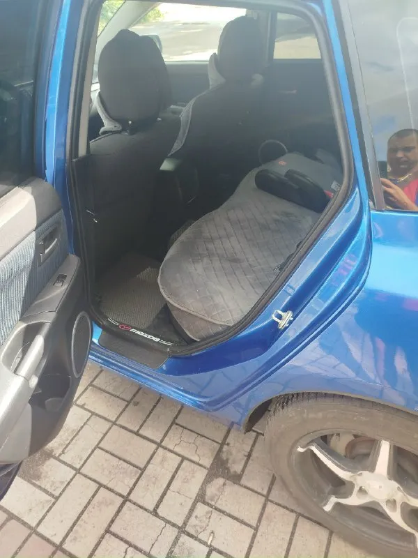 Продам mazda 3 вк,2004 года. мотор 2.0 на механике. салон не затерт, стеклоподъёмники, люк, обогрев зеркал, кондёр холодит, печка греет, два ключа и два брелка, я хозяин полное переоформление. машина в макеевке, вопросы в личку или по номеру+79493680595 цена 550т. 📞 звоните: +7(949)3680595 - фотография - 7