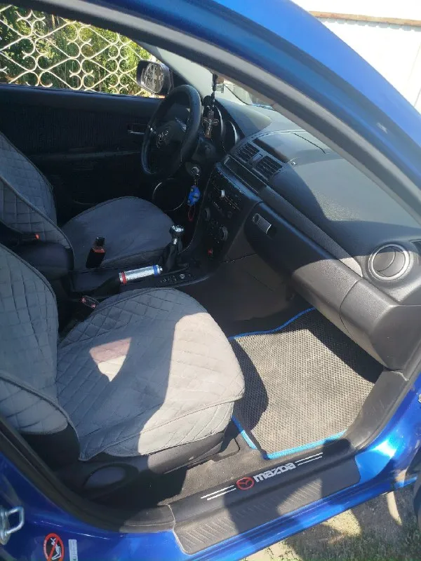Продам mazda 3 вк,2004 года. мотор 2.0 на механике. салон не затерт, стеклоподъёмники, люк, обогрев зеркал, кондёр холодит, печка греет, два ключа и два брелка, я хозяин полное переоформление. машина в макеевке, вопросы в личку или по номеру+79493680595 цена 550т. 📞 звоните: +7(949)3680595 - фотография - 9