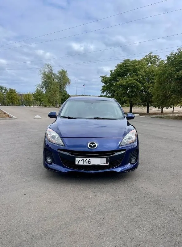 В продаже чистокровный японец mazda 3 2012г. в. цена765тыс ₽. торг в красивом цвете синий металлик!кузов в отличном состоянии!гнили, жуков, вздутий краски нет!!надёжный цепной двигатель 1,6л бензин и автоматическая коробка передач работают идеально!пробег 186 тыс км. в автомобиле есть всё для комфортной езды! кондиционер, подушки безопасности,4электро стеклоподъёмника и регулировка зеркал, подогревы сидений, усилитель руля, абс, корректор фар, линзованная оптика, складывание зеркал, обогрев заднего стекла! центральный замок, два ключа, сервисные книги, резина “nokian”на литых дисках, новый акб «mutlu”и др. чистый, не затёртый салон и пластик. дно, пороги, стаканы, лонжероны, место под запаску, низа дверей, проёмы всё в отличном состоянии без каких либо замазываний и прочей ерунды!вин номер и номер двигателя заводские и хорошо читаемые!авто смотрится просто 🔥 призжайте-понравится!договоримся! цена765тыс ₽. торг. обмен не интересует!краснодон. если нет связи телеграмм на этом номере! подробнее 📞 звоните: +7(959)2238800 - фотография - 3