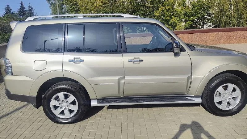 Mitsubishi pajero wagon 2008 года выпуска, 3,0 бензин, 178 л. с. , гбо, фаркоп (вписаны в техпаспорт), один хозяин, покупалась новой в автосалоне, 217 000 км пробега, камера заднего вида. зимняя резина в подарок. находится в г. донецк. 2.000.000 р. торг у капота. +79496306181. 📞 звоните: +7(949)6306181 - фотография - 3