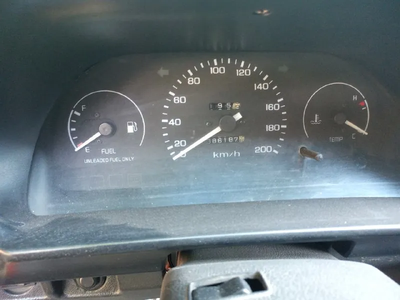 Продам hyundai пони 1993 г. газ бензин, 1.5.на ходу есть куда руки приложить, регистрация днр с переоформлением, донецк пролетарский 75000 р. +79496004125 📞 звоните: +7(949)6004125 - фотография - 4