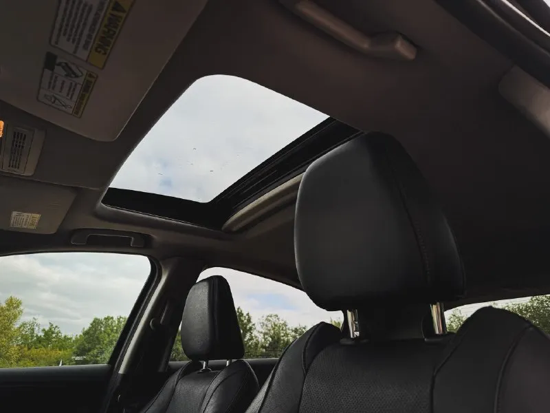 Продается отличный автомобиль марки honda hr-v 2019 года в комплектации ex-l. машину пригнали в 2023 году, на территории рф являюсь первым владельцем. обслуживание проходил своевременно по техническому регламенту. мотор 1,8 атмосферник, в отличном состоянии, работает ровно. пробег 110 000 км (оригинальный), коробка автомат, работает идеально. ходовая без нареканий. кожаный салон. бережная эксплуатация. расход топлива по городу 8-9 литров. заводские целые стекла. целые подушки безопасности. два комплекта ключей! honda hr-v - надежный не прихотливый автомобиль, полностью обслужен, не требует никаких вложений. в комплекте резина r17 зима и лето. также имеются камеры заднего вида и слепой зоны, установлен регистратор. бесключевой доступ и кнопка старт-стоп. являюсь собственником, документы в полном порядке, переоформление без проблем. цена: 2 150 000 рублей, торг у капота. собственник +79493322520 - г. макеевка 📞 звоните: +7(949)3322520 - фотография - 10