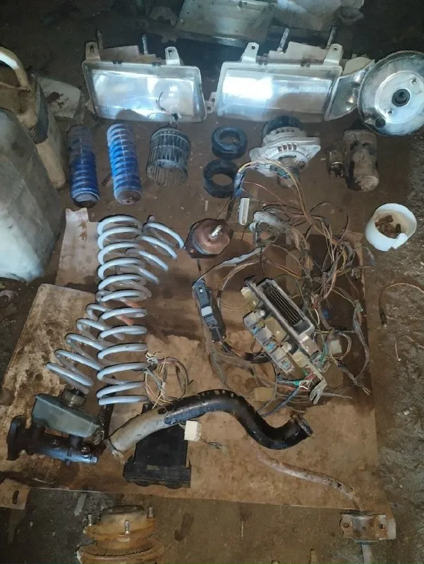 Двигатель с коробкой без генератора и стартера 25000. остальные цены уточняйте на данный момент есть всё от ваз 2110 кроме кузовных деталей. обращаться по номеру+79497989118 или телеграм если не дозвонились по номеру. 📞 звоните: +7(949)7989118 - фотография - 5