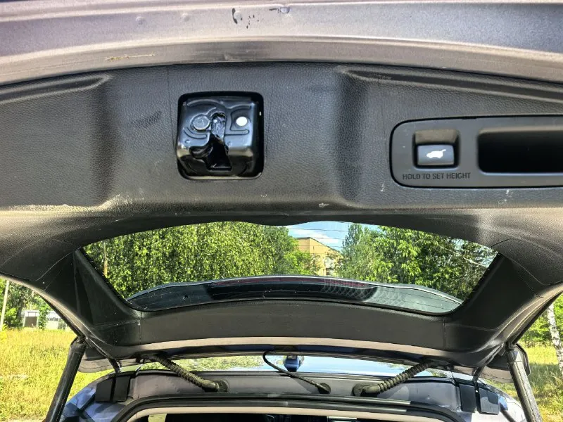 Honda cr-v 2021г рестайлинг ✅ машина в идеальном состоянии, любые проверки ✅пробег 60 000 км ✅ 2hkrw1h85mh428998 ✅ двигатель 1.5 бензин турбо ✅ коробка -вариатор автомобиль полностью обслужен цвет серый. 190 л. с расход: город 8л по трассе 6 л. максимальная комплектация очень динамичный автомобиль 2 ключа, apple car play/ android avto не одна деталь не крашена стекла все оригинальные безопасность вся целая интерьер темный натуральная кожа люк комфорт автозапуск двигателя круиз-контроль управление мультимедиа с руля, электропривод багажника, русифицирована. обогрев сидений лобового стекла зеркал климат контроль машина приехала из сша в августе 2024 г готова к переоформлению 2 машина в семье цена : 2 890 000 разумный торг +7 949 628 17 60 - фотография - 6