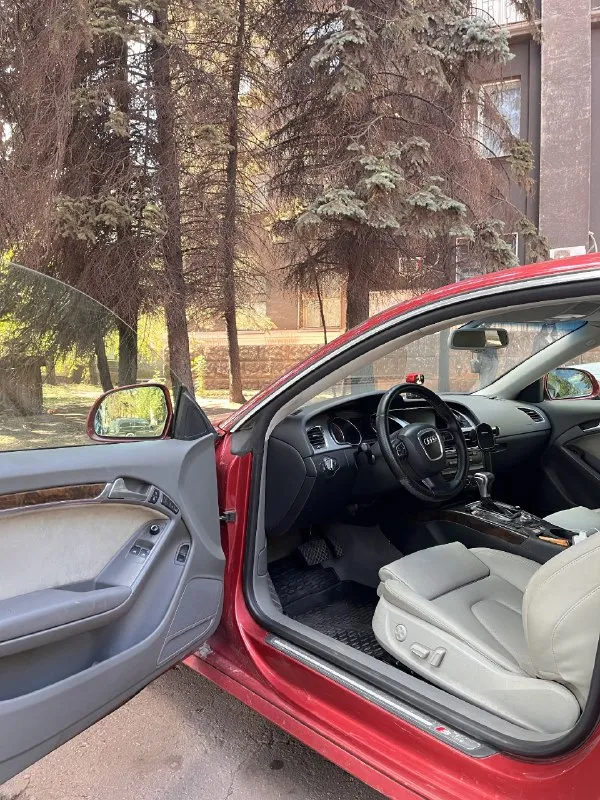 Продаю audi а5 8т 3.0 tdi quattro 2008год масло не ест 0-100 5.5 сек коробка zf автомат ( не робот, не вариатор) ходовка хорошая двигатель в отличном состоянии по кузову требуется приложить руку в комплекте зимняя резина (липучка), лето континенталь контакт 6 пробег 278тысяч 1 200 000 р торг. посмотреть можно в г. енакиево +79495598808 иван 📞 звоните: +7(949)5598808 - фотография - 4